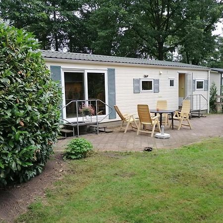 Chalet 4-6 Personen Epe F15 Van Alle Gemakken Voorzien Max Aantal Volwassen Personen Bedraagt 4 Ngoại thất bức ảnh
