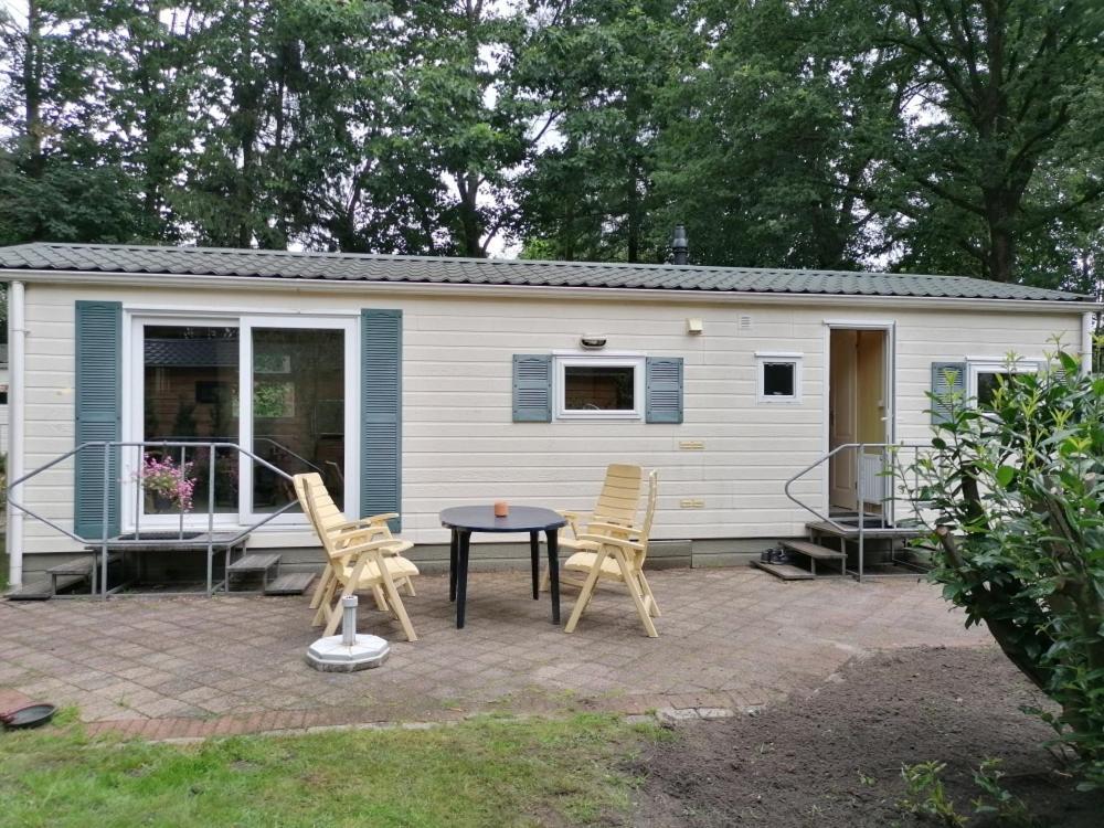 Chalet 4-6 Personen Epe F15 Van Alle Gemakken Voorzien Max Aantal Volwassen Personen Bedraagt 4 Ngoại thất bức ảnh